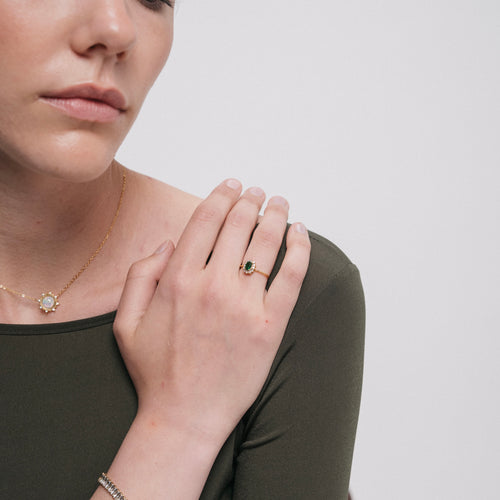 Load image 1 in gallery view. Zareen