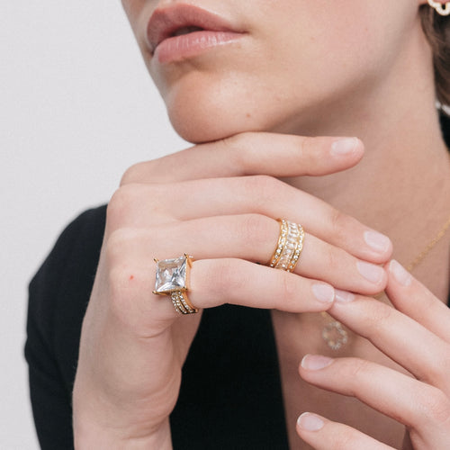 Load image 1 in gallery view. Jadhbah