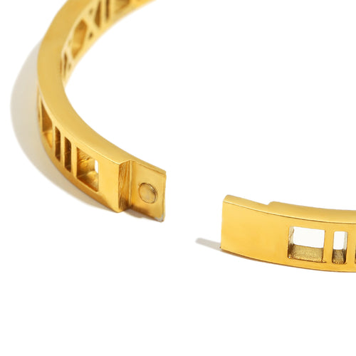 Load image 1 in gallery view. Yasmine