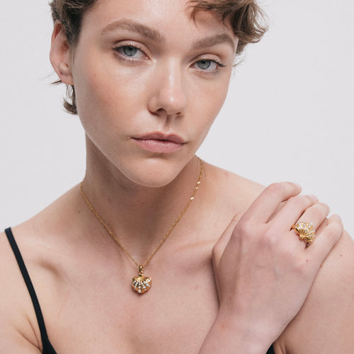 Load image 1 in gallery view. Pearlora