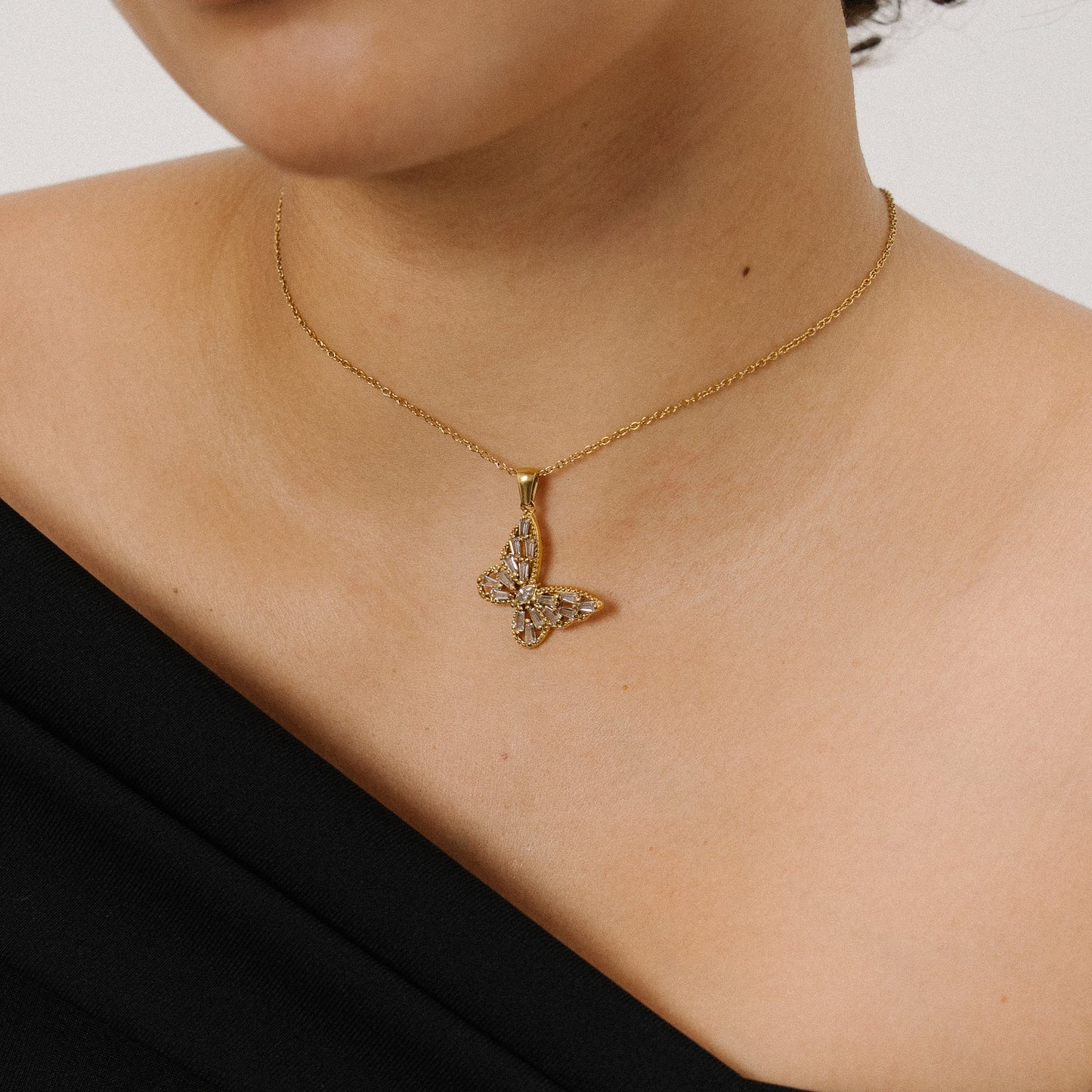Farasha Necklace — Worn on Model | Pellington