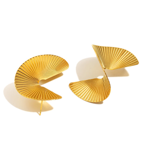 Load image 1 in gallery view. Pernia