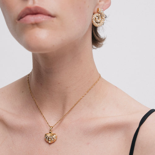 Load image 1 in gallery view. Corum