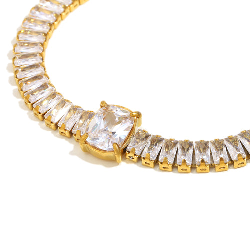 Load image 1 in gallery view. Amara