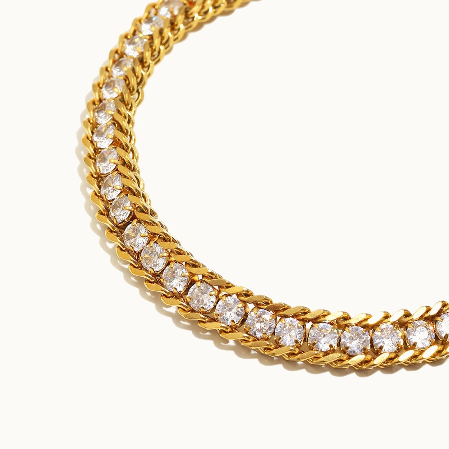Aseela Bracelet — Zircon Detail Close-Up | Pellington