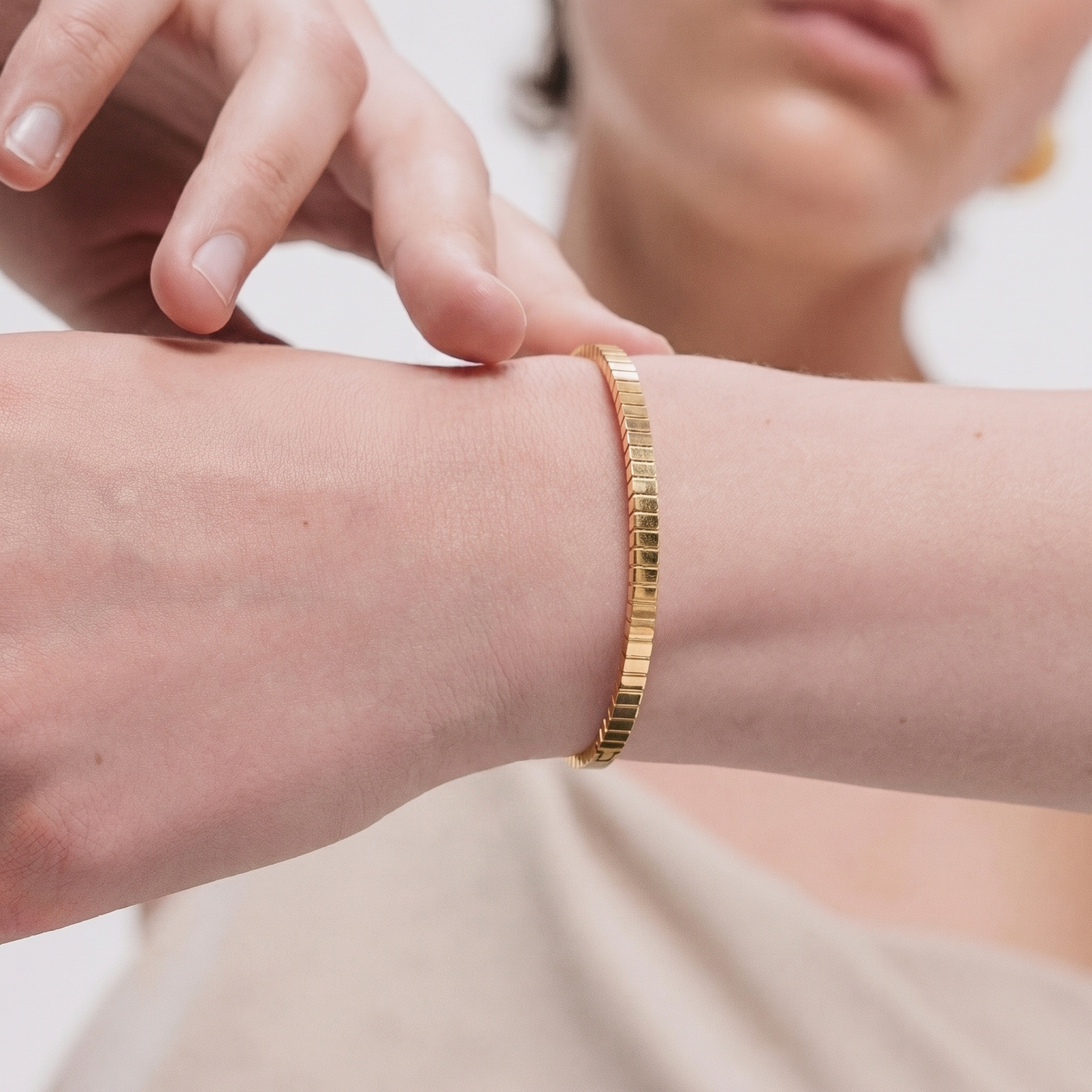 Kanz Bracelet — Worn on Wrist | Pellington