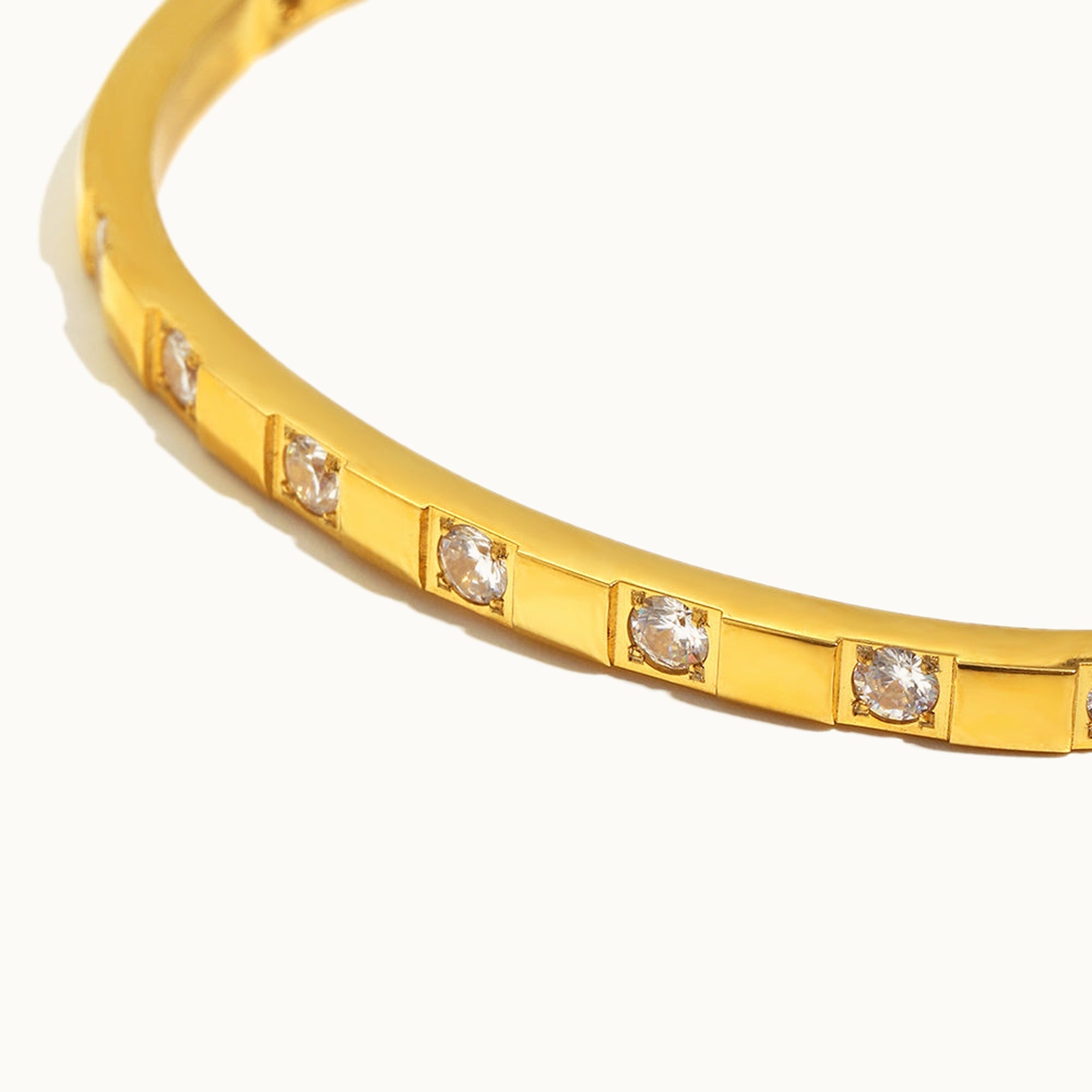 Nabad Bracelet — Zircon Detail | Pellington