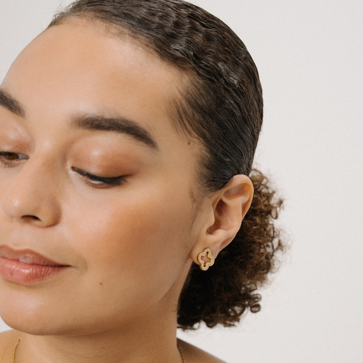 Nafla Clover Earrings — On Model | Pellington UAE