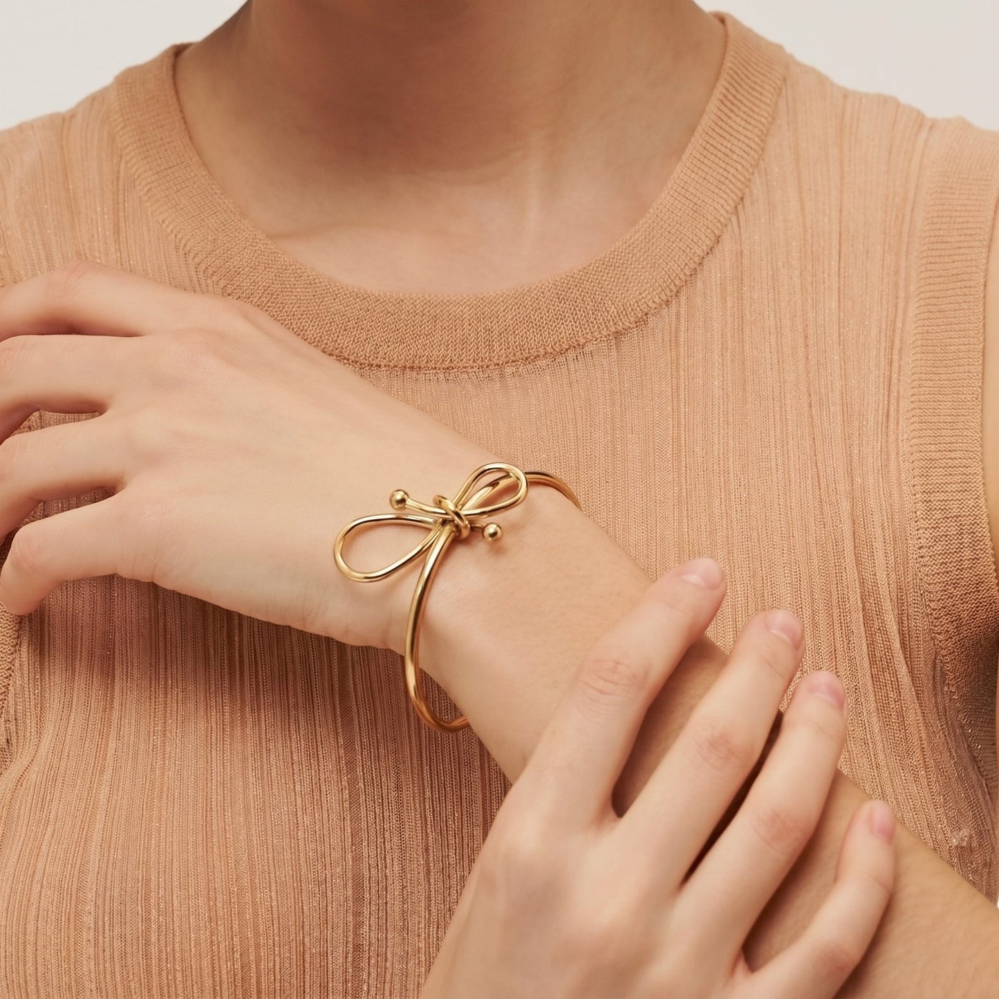 Uqda Bracelet — Styled on Model | Pellington