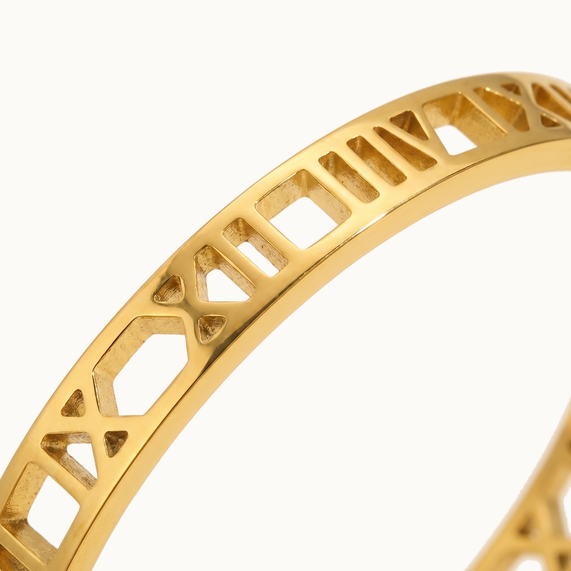 Yasmine Bracelet — Roman Numeral Detail | Pellington