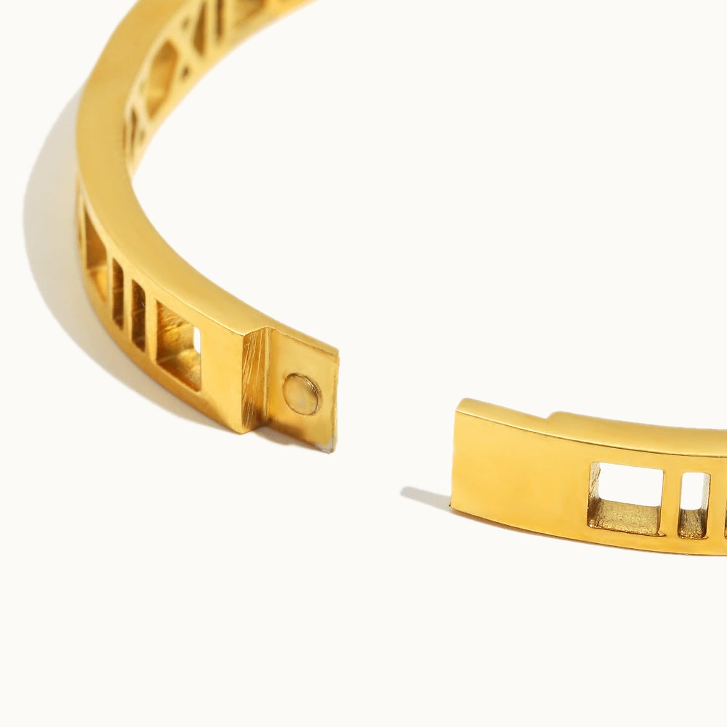 Yasmine Bracelet — Hinge Detail | Pellington